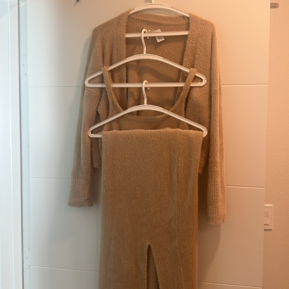 Tiggy Set in Camel- SAYLOR (Revolve) - Picture 13 of 16